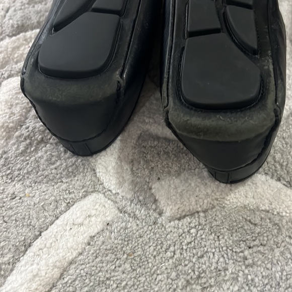 Michael Kors size 10 black flat with silver hardware - Picture 7 of 7